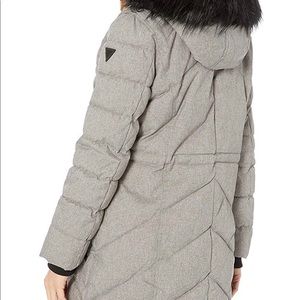 guess women's knee length heavy quilted puffer coat with hood